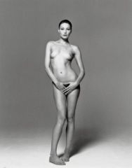 Photo de Carla Brunie nue vendue chez Christies