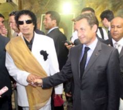 Sarkozy et Kadhafi